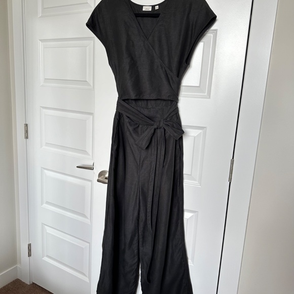 [SOLD] Aritzia Wilfred Brax Jumpsuit - Picture 4 of 7